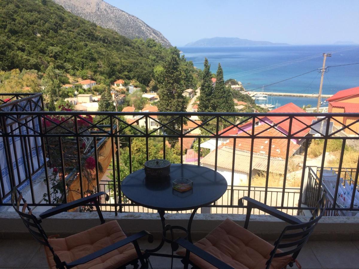 Giannatos' Studios - Makis Poros  Eksteriør billede