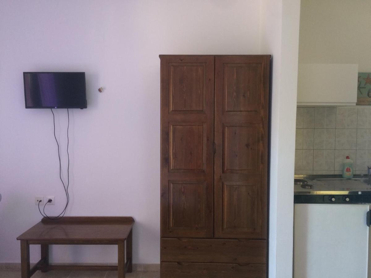Giannatos' Studios - Makis Poros  Eksteriør billede
