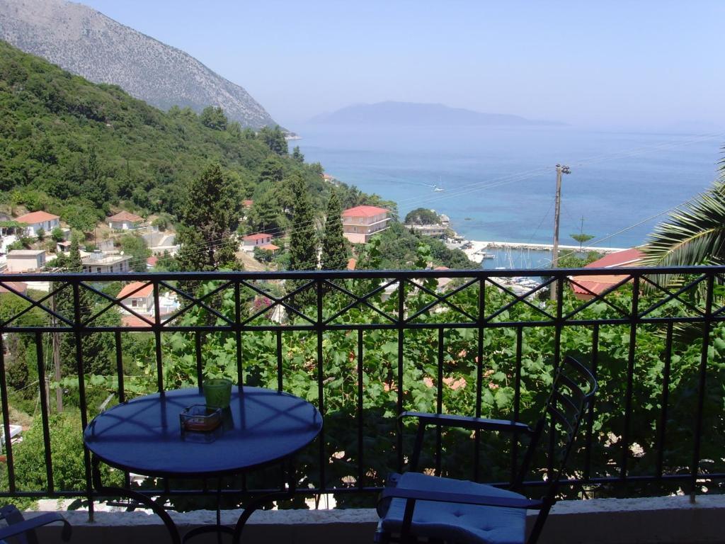 Giannatos' Studios - Makis Poros  Eksteriør billede