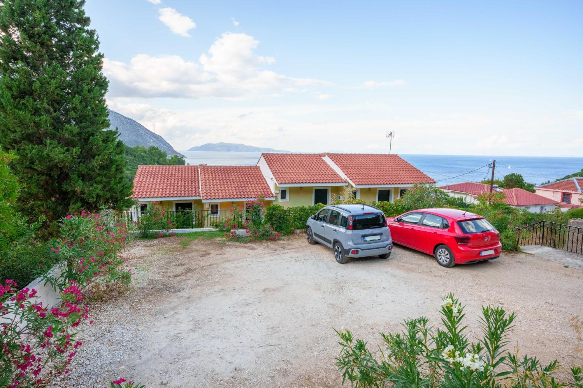 Giannatos' Studios - Makis Poros  Eksteriør billede